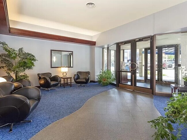 Lobby - 2100 3rd Ave