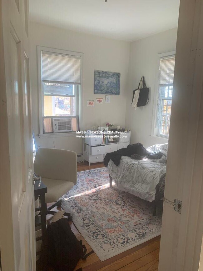 Foto del edificio - 4 Bedroom
