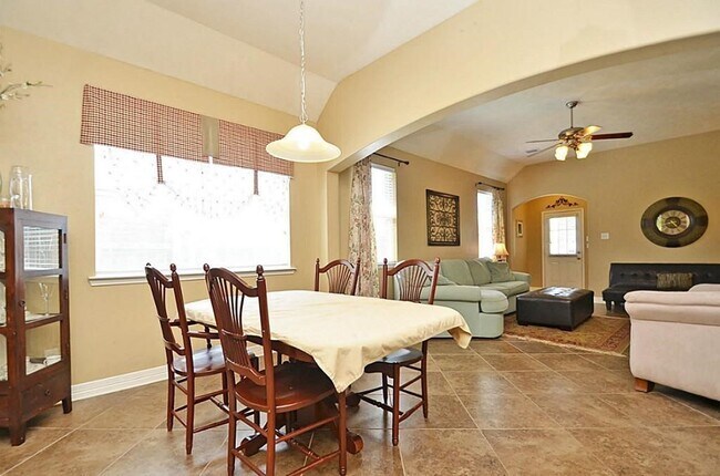 Foto del edificio - 24562 Carlton Springs Ln