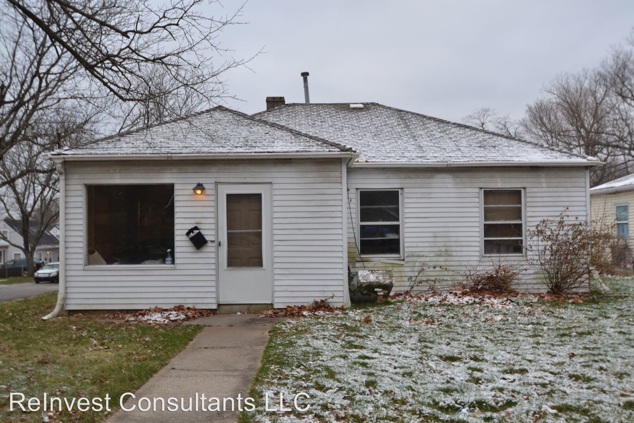 Primary Photo - 4731 Chickering Ave