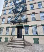 Building Photo - 80 W 18th St