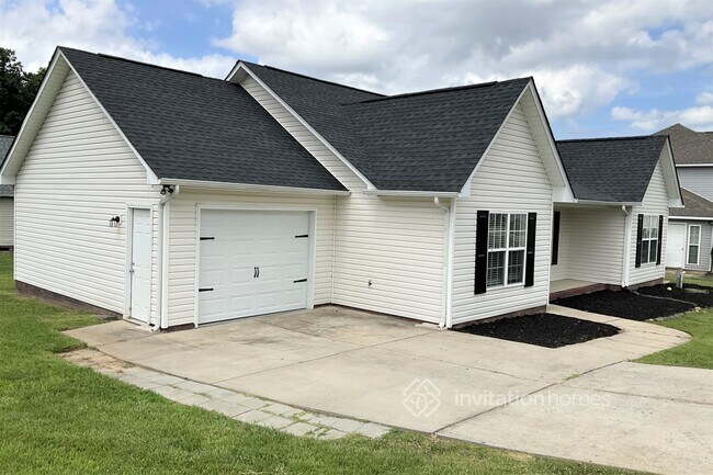 Building Photo - 2932 Ireton Pl