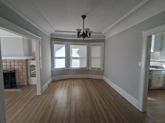 Foto del edificio - 2 Bedroom Single Family House in Parkside!