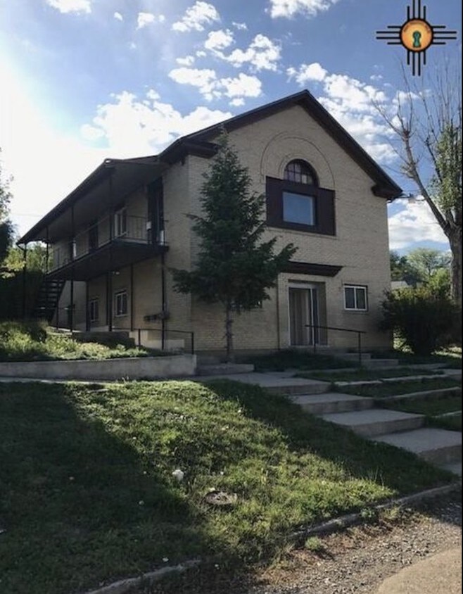 Main Building - 100 S 4th St