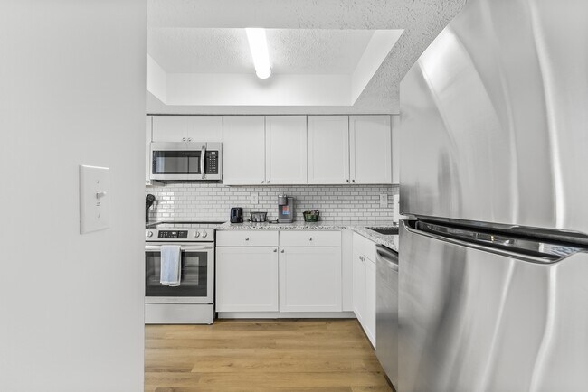 Building Photo - 284 Randolph Rd