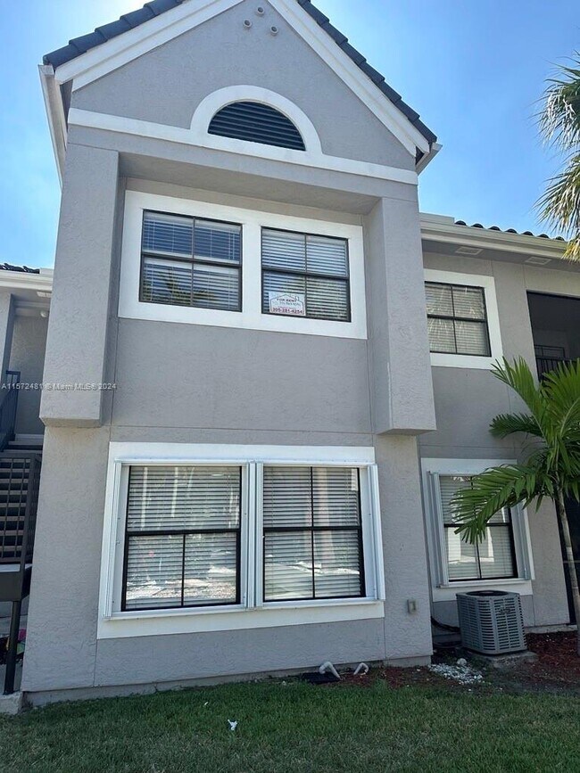 Building Photo - 10371 SW 150th Pl
