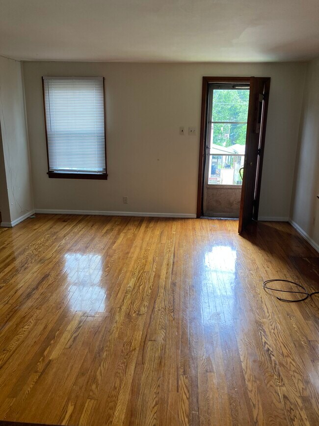 Building Photo - 2124 Wesley St