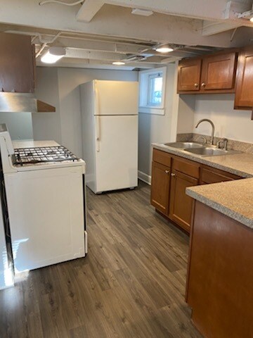 Foto del edificio - 305 W Main St