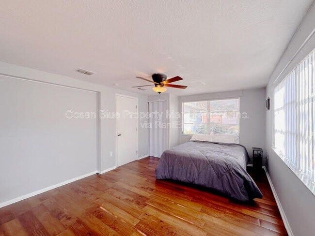 Foto del edificio - 7924 Halsey Dr
