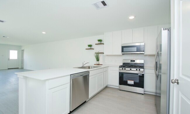 Foto del edificio - 6819 Flowering Ginger Ln