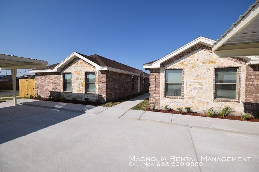 Primary Photo - Tulipan Villas Apartments