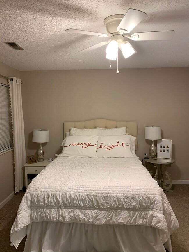 Foto del edificio - 8919 Cardinal Terrace