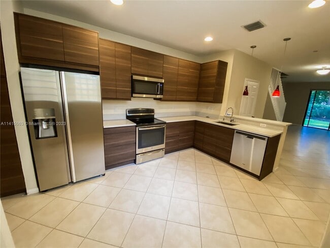 Building Photo - 4272 Vineyard Cir