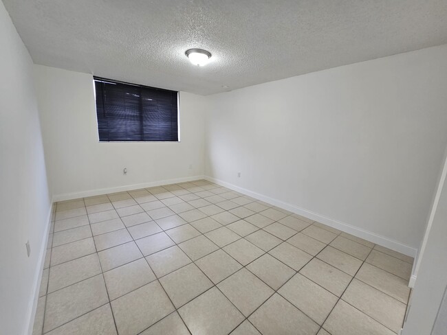 Building Photo - 2795 W 55th St