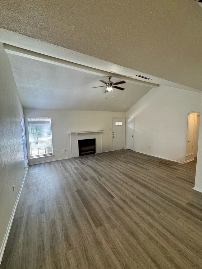 Photo - 4041 Evergreen St (Irving, TX) Townhome