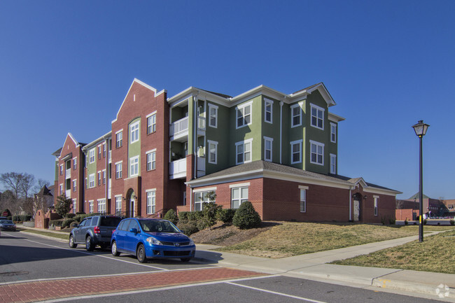 Building Photo - Vintage Condos