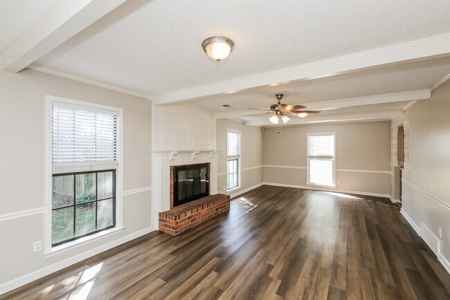 Foto del edificio - 4000 Kingsland Cove