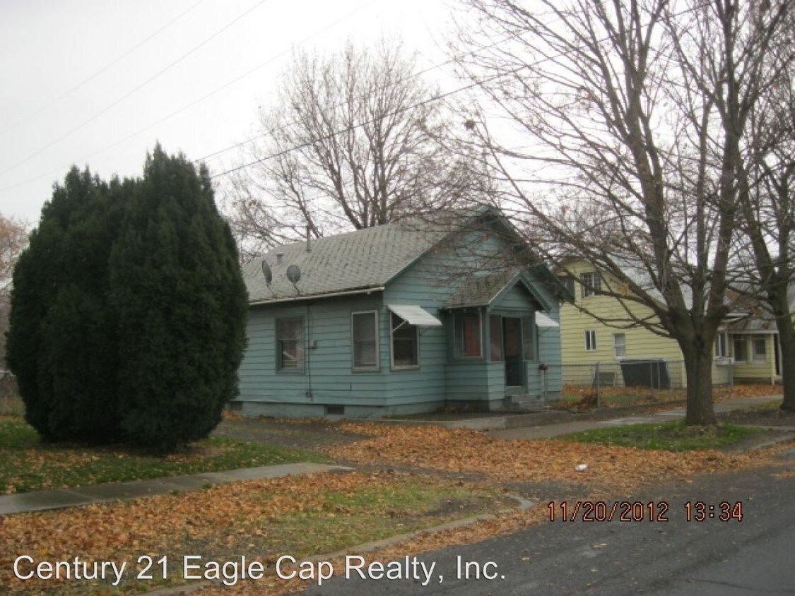 Primary Photo - 2201 1/2 N Fir St