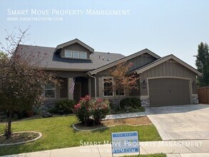 Building Photo - 5800 N Red Hills Pl