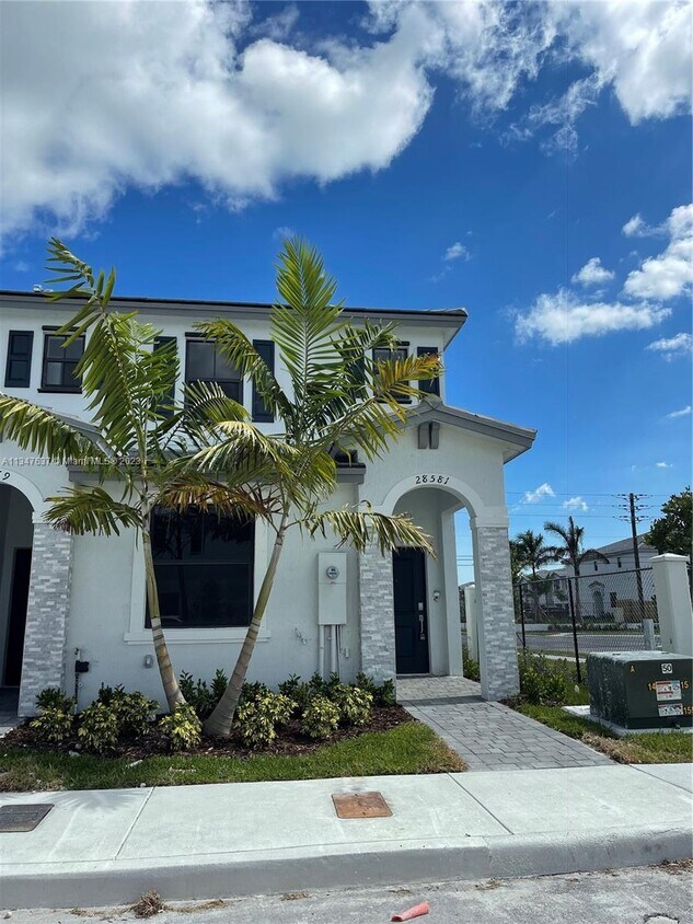 28581 SW 132nd Ct, Homestead, FL 33033 Townhome Rentals in Homestead