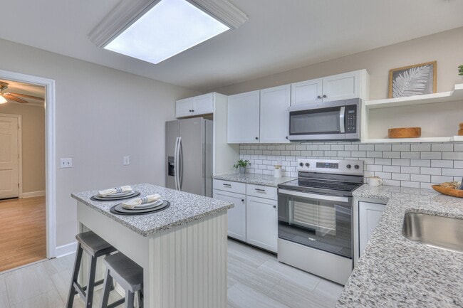 Building Photo - 1124 Toddington Dr
