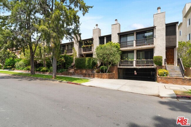 Foto del edificio - 2216 S Bentley Ave