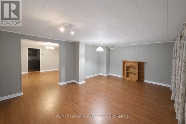 Building Photo - 5561 Dorchester Rd