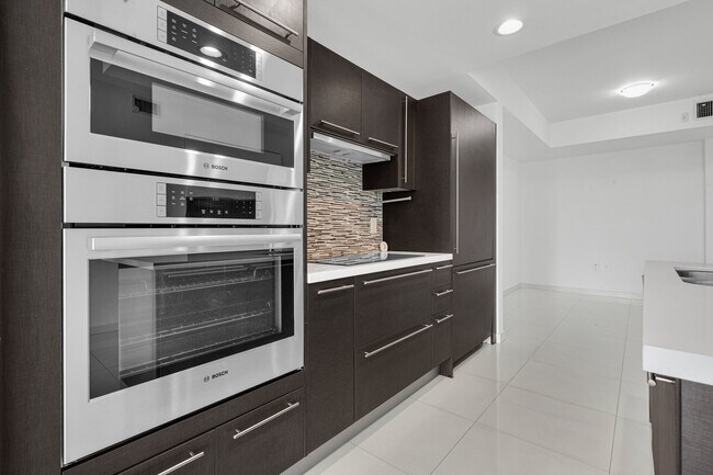 Foto del edificio - 7751 NW 107th Ave