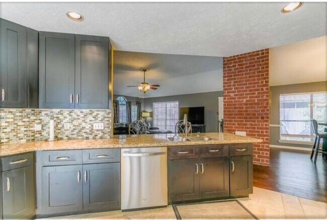 Foto del edificio - 2025 Sandy Knoll Dr