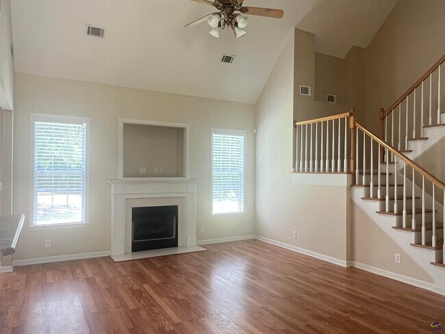 Foto del edificio - 136 Joycliff Cir