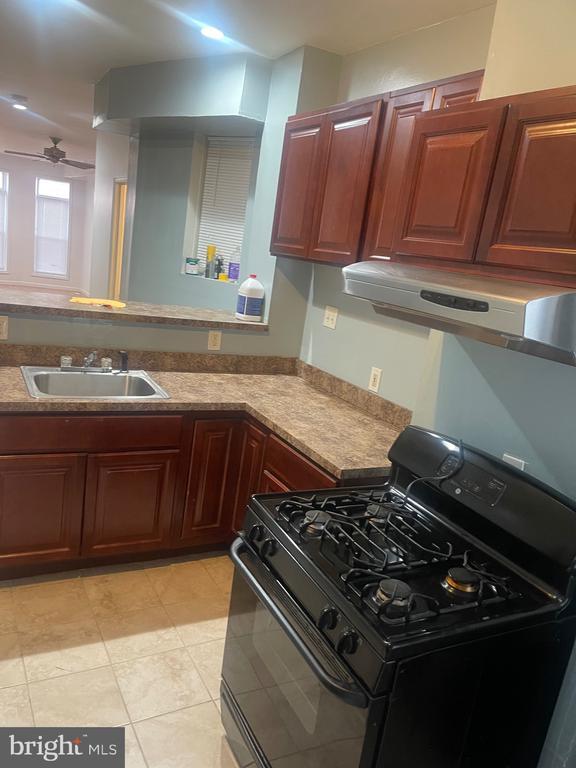 Foto del edificio - 518 Sanford Pl