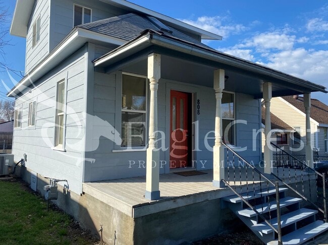Building Photo - Charming 2 Bedroom Home With 1 Car Garage and A Covered Porch