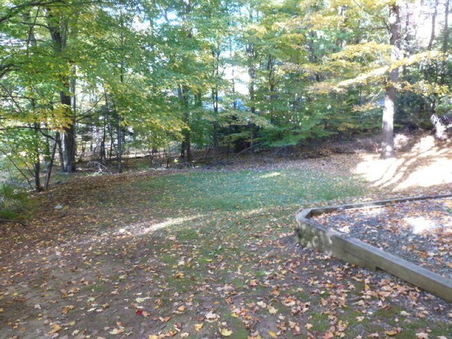 Foto del edificio - 21 Hillcrest Dr