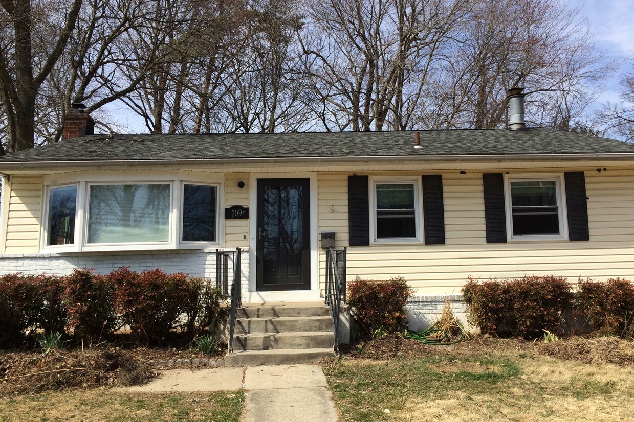 Primary Photo - 109 Tapawingo Rd SW
