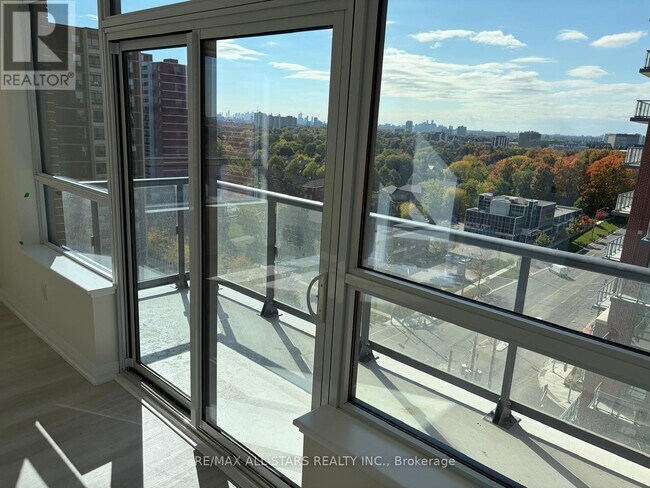 Building Photo - 3270 Sheppard Ave E