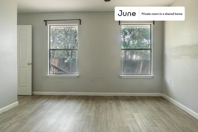 Foto del edificio - Room in Shared 3 bed/2 bath home