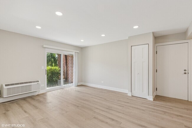 Foto del edificio - 940 N Lakeside Dr
