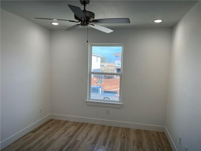 Building Photo - 1209 Nedra Dr