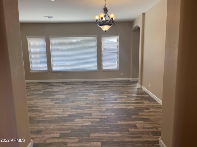 Building Photo - 4263 E Maplewood Ct