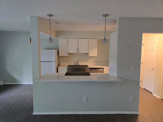 Building Photo - 418 Riviera Dr