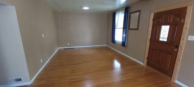 Building Photo - 1029 10th St