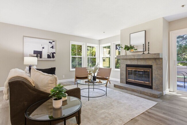 Foto del edificio - 3279 Mt Diablo Ct