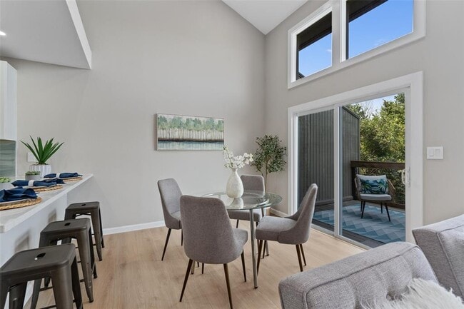 Foto del edificio - 103 Comanche Dr