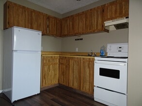 Building Photo - 130 Skaha Pl