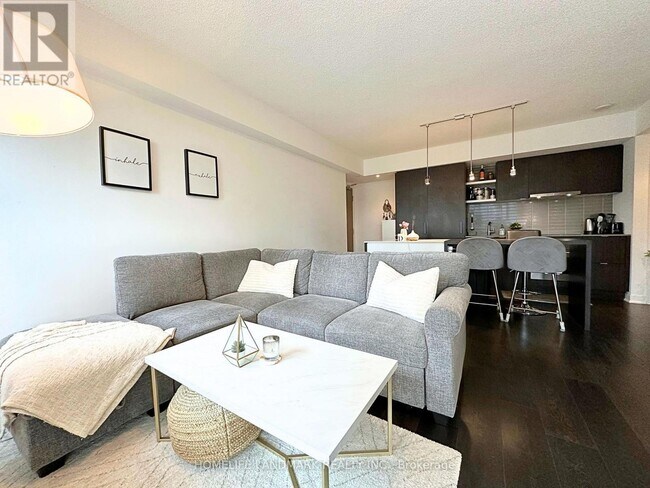 Building Photo - 88 Harbour St