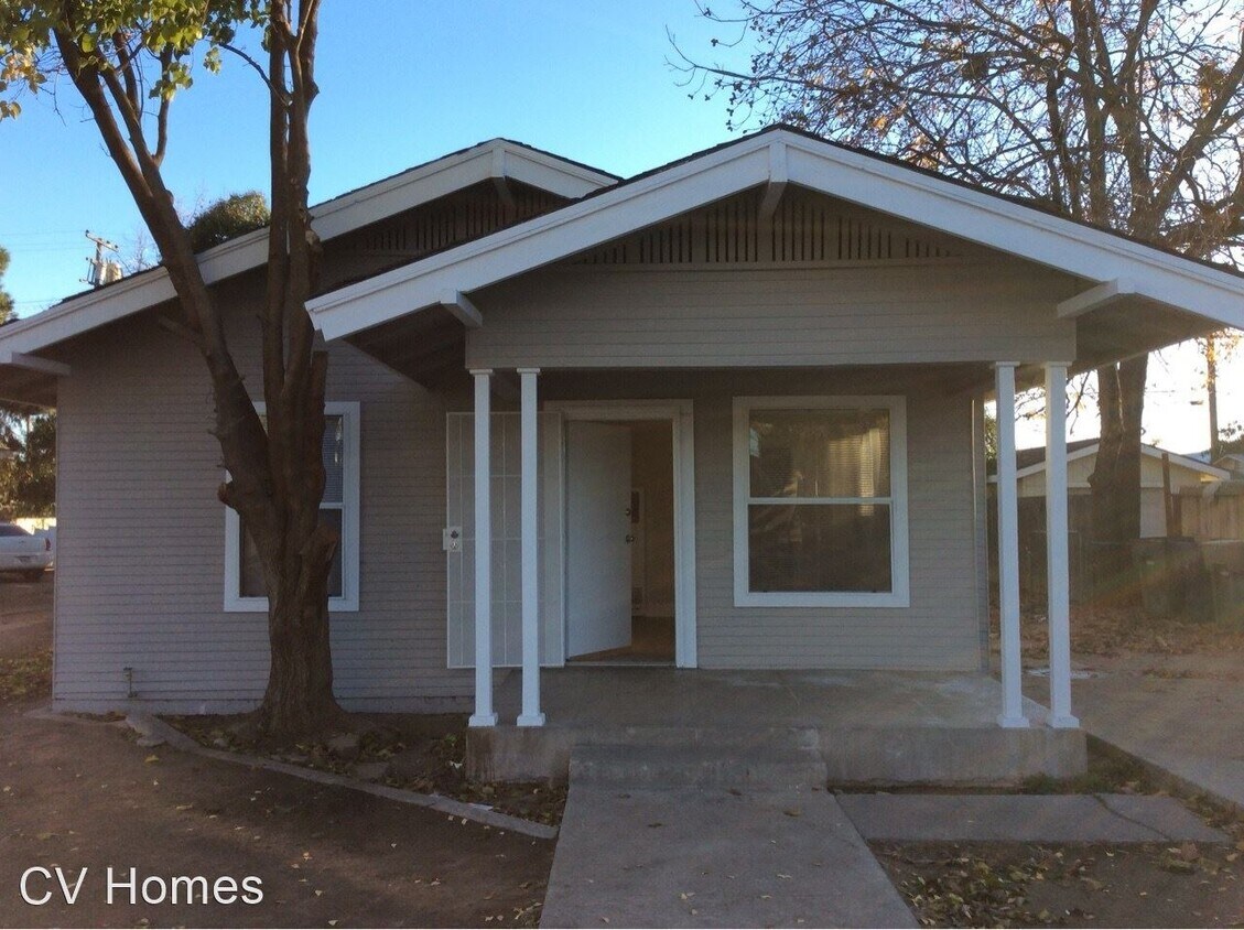 Foto principal - 2 br, 2 bath House - 3820 E. Mono Ave.
