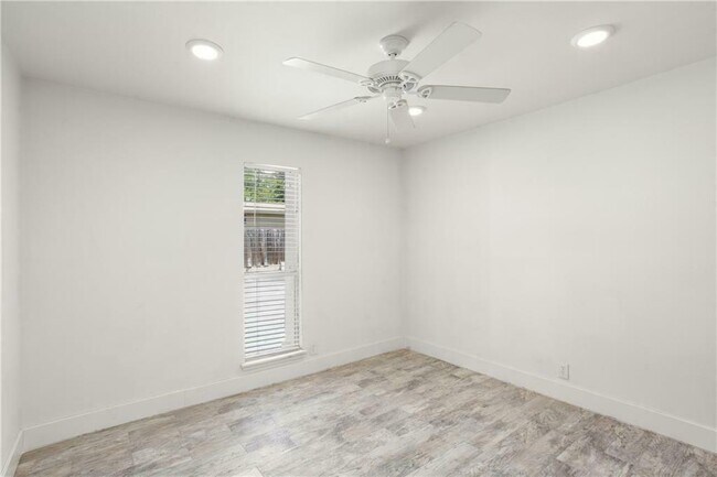 Building Photo - 5820 Berkman Dr
