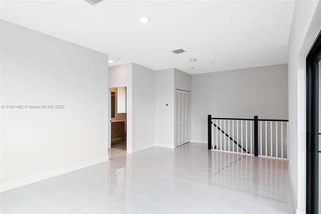 Building Photo - 4672 NW 84th Ave