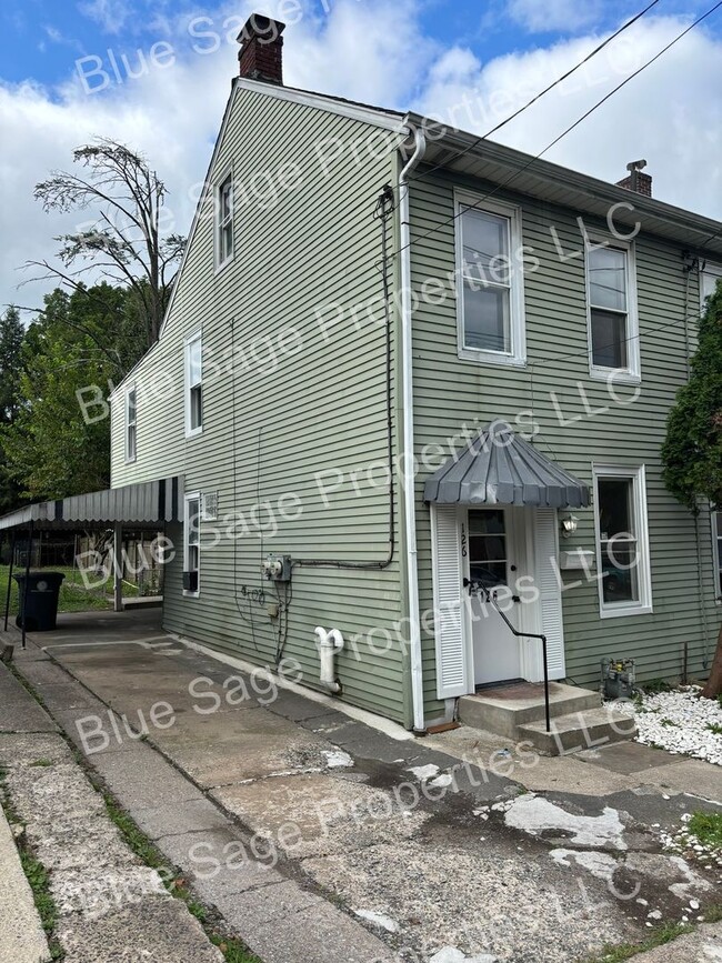 Building Photo - 126 Beech St