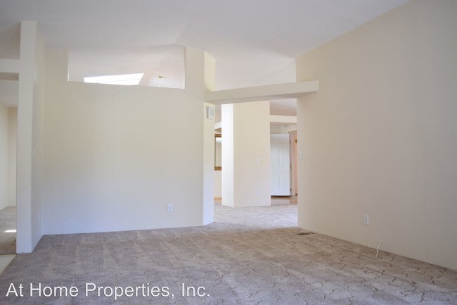 Building Photo - 4840 NW Highway 99